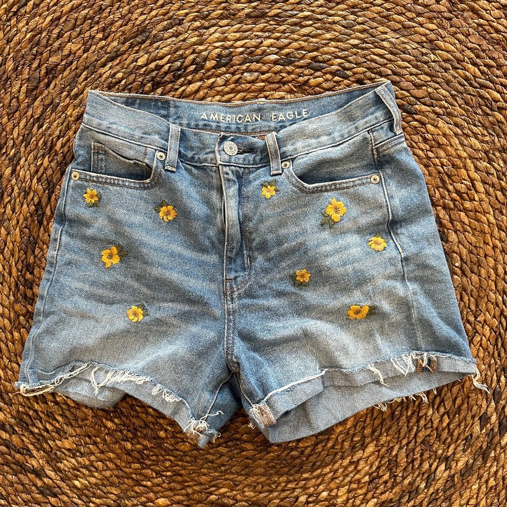 Embroidered Yellow Flower Mom Jean Short American Eagle
